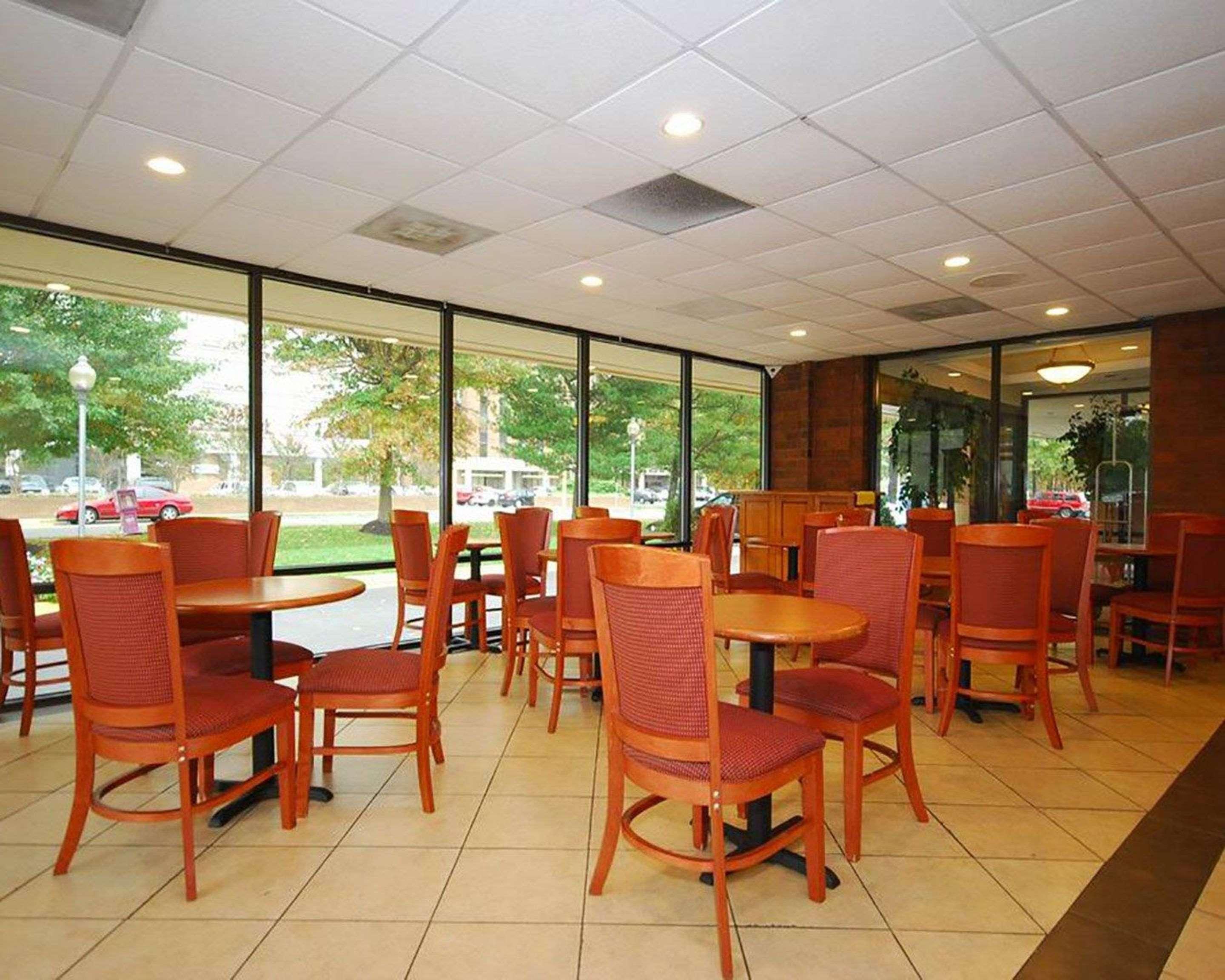 Comfort Inn Springfield Restaurant photo